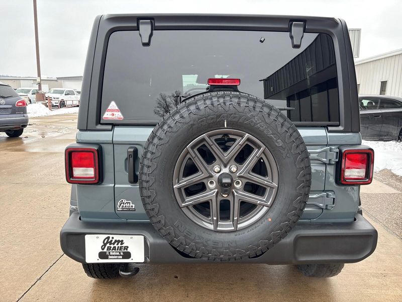 New 2026 Jeep Wrangler 4-door Sport SImage 9