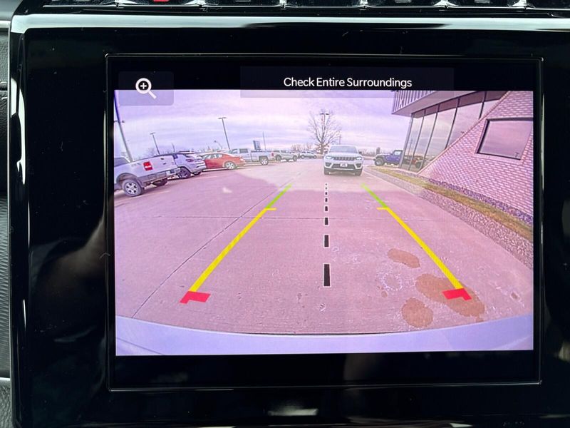 New 2025 Jeep Grand Cherokee L Laredo X 4x4Image 22