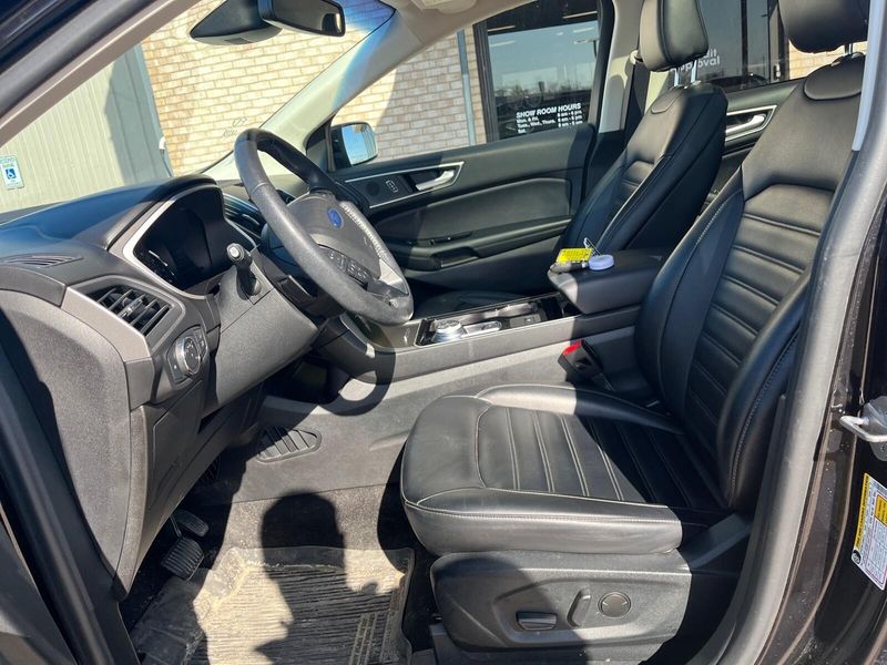 2020 Ford Edge SELImage 3