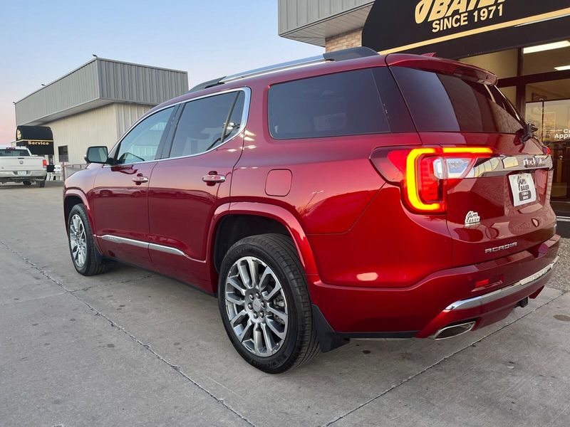 2023 GMC Acadia DenaliImage 12