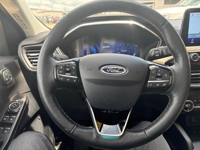 Used 2021 Ford Escape TitaniumImage 15