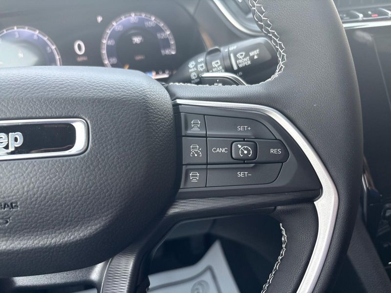 New 2025 Jeep Grand Cherokee Laredo X 4x4Image 15