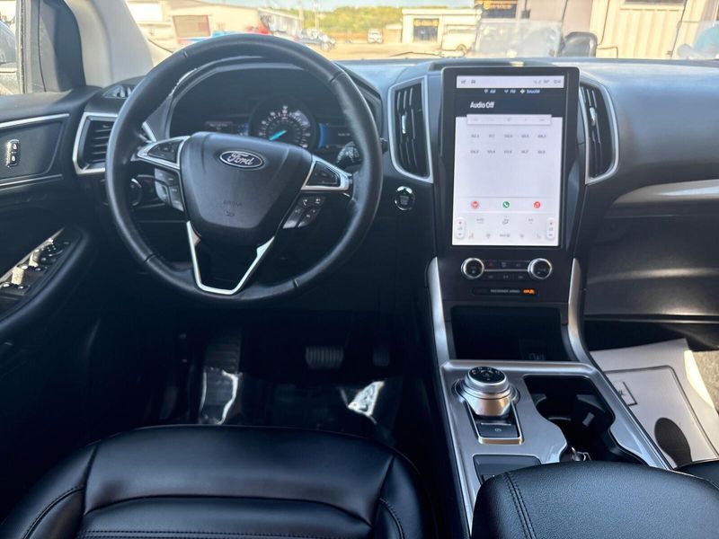Used 2024 Ford Edge SELImage 5