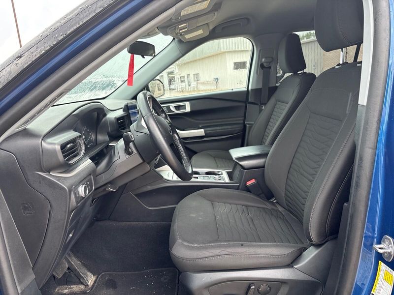 Used 2021 Ford Explorer XLTImage 11
