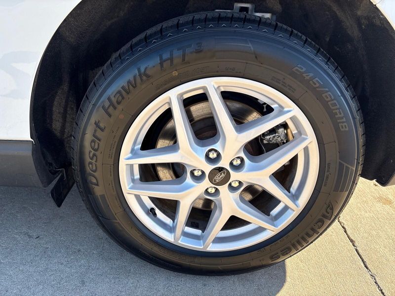 Used 2024 Ford Edge SELImage 11