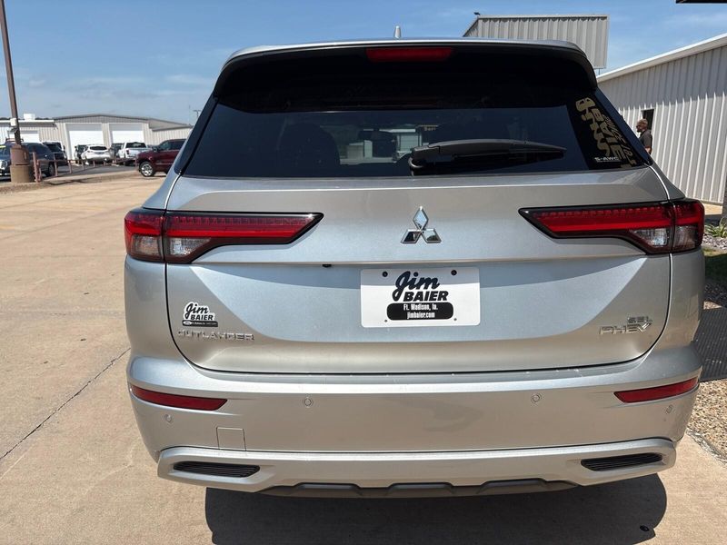 Used 2024 Mitsubishi Outlander PHEV SELImage 12