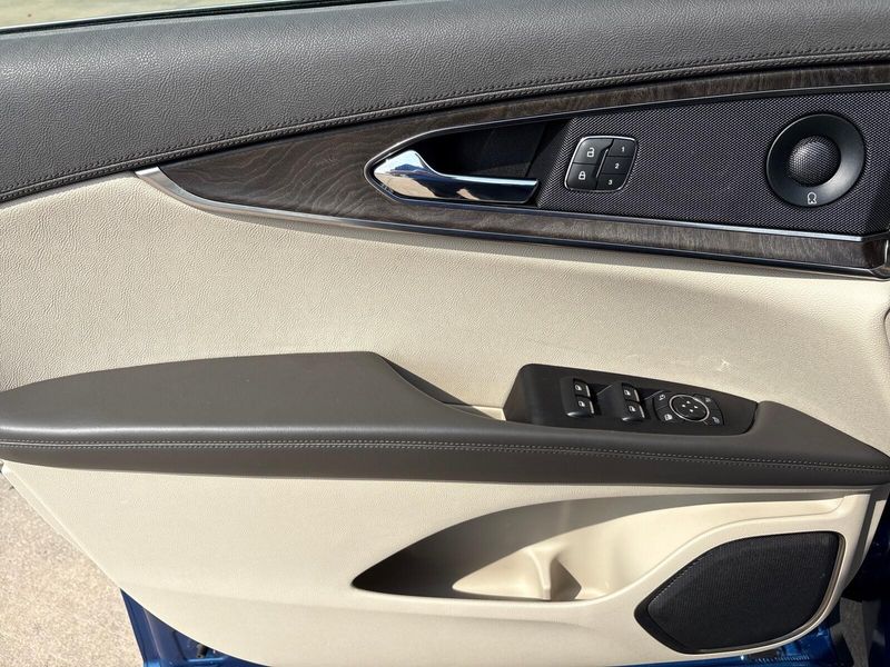 Used 2020 Lincoln Nautilus ReserveImage 14