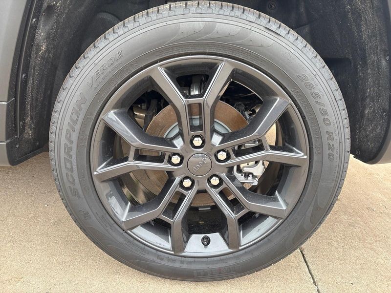 New 2025 Jeep Grand Cherokee Limited 4x4Image 11