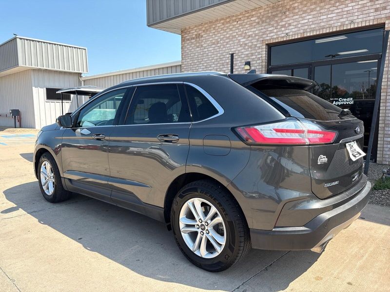 Used 2019 Ford Edge SELImage 10