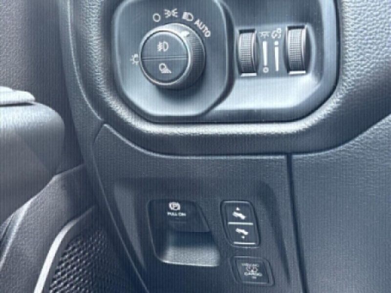 2025 RAM 1500 Big Horn Crew Cab 4x4 5