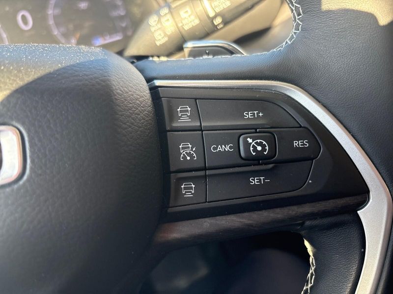 Used 2021 Jeep Grand Cherokee L LimitedImage 16