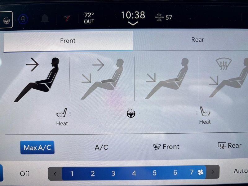 New 2025 Chrysler Pacifica SelectImage 21