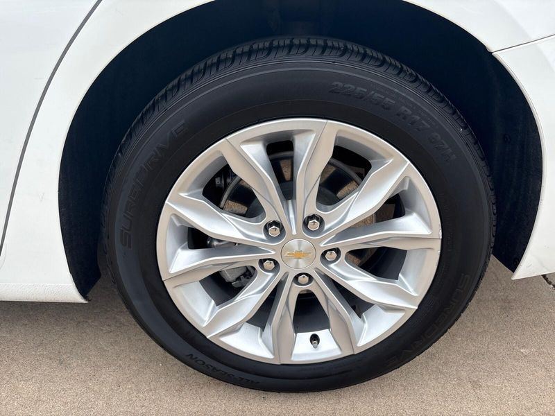 Used 2024 Chevrolet Malibu LTImage 12