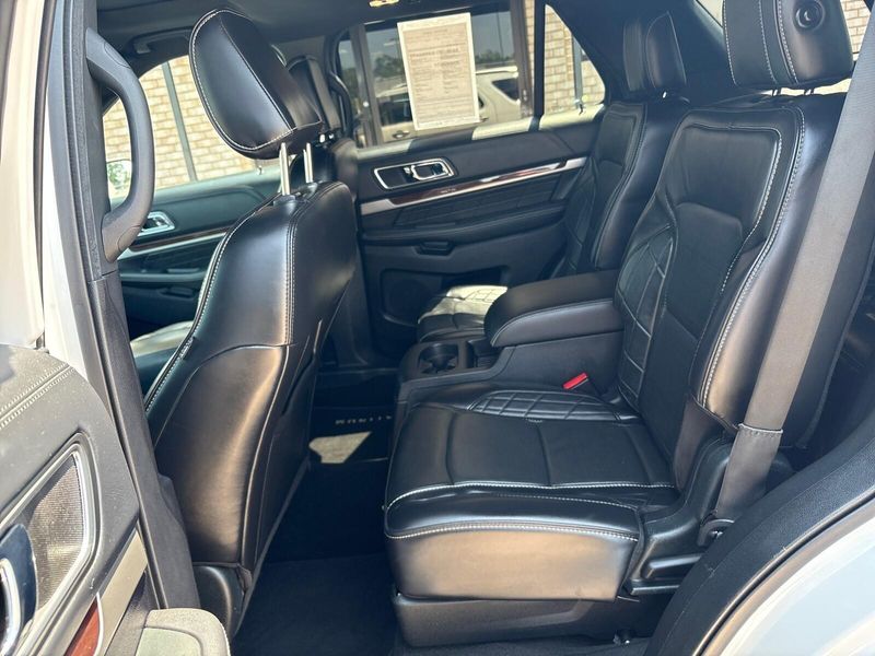 2019 Ford Explorer PlatinumImage 4