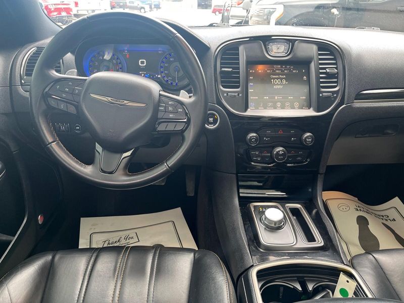2016 Chrysler 300 300SImage 5