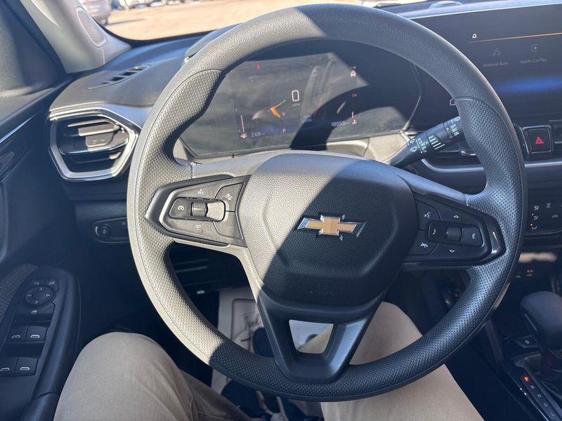 Used 2025 Chevrolet Trailblazer LTImage 14