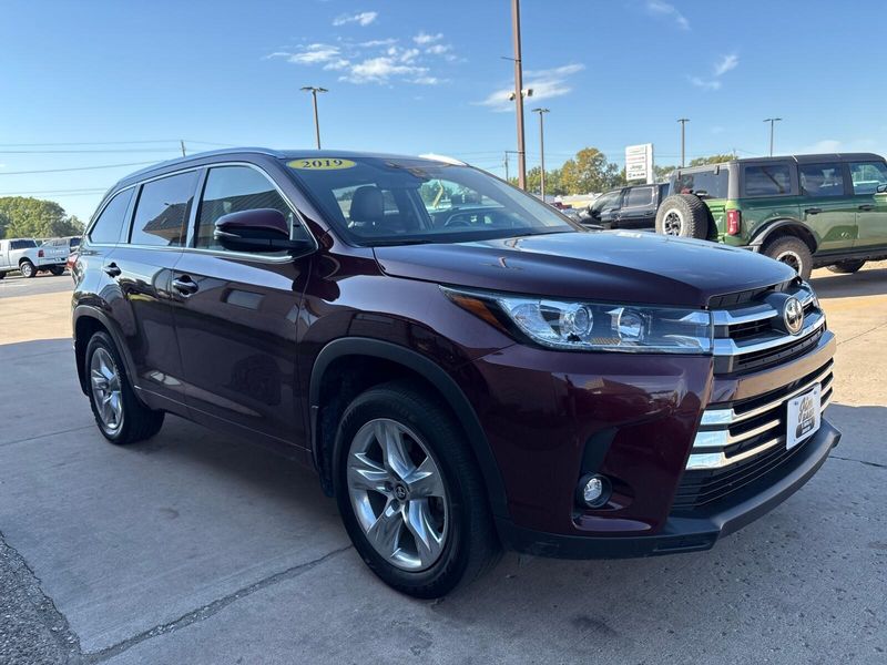 Used 2019 Toyota Highlander LimitedImage 8