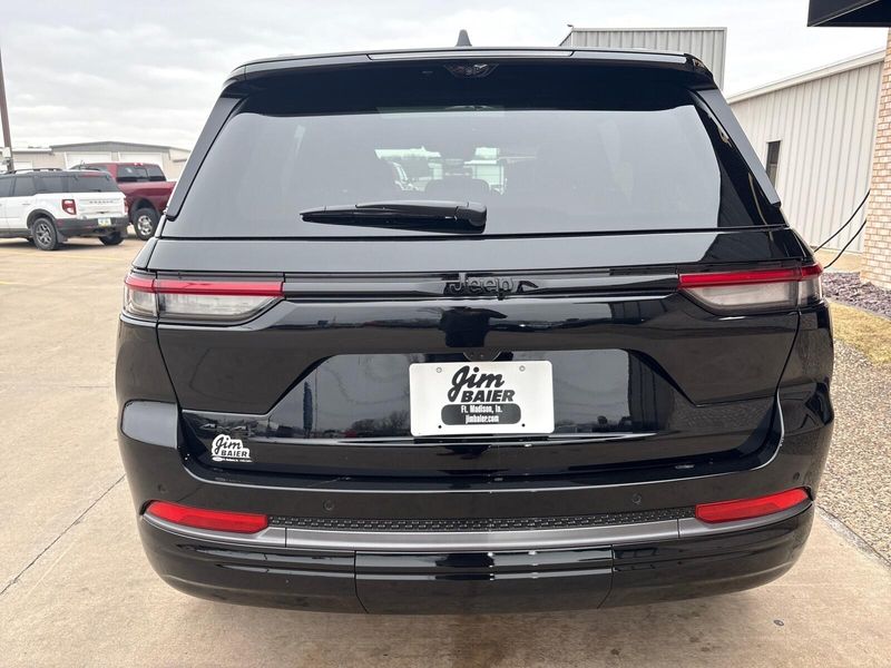 New 2026 Jeep Grand Cherokee Limited Reserve 4x4Image 11