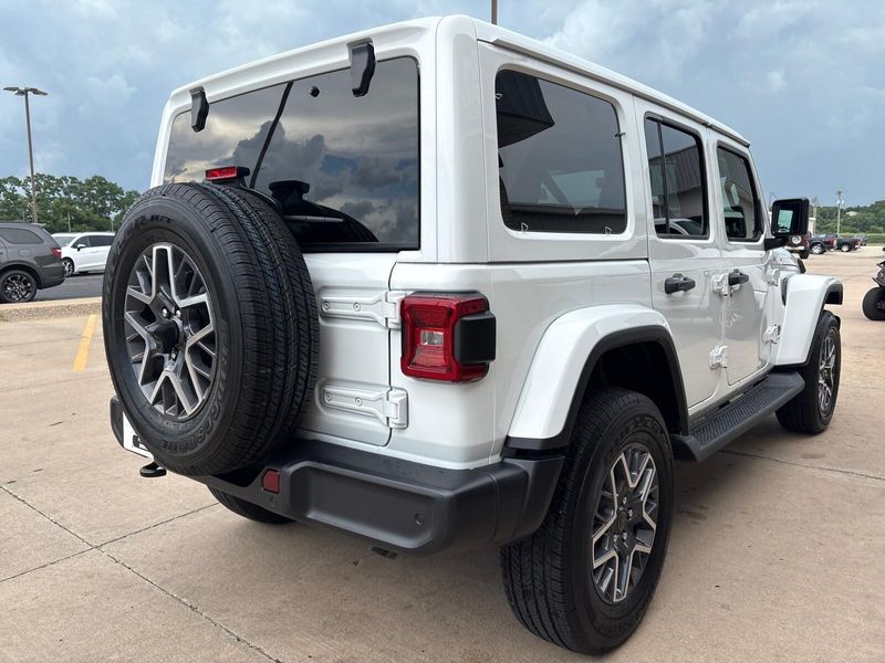 2025 Jeep Wrangler 4-door SaharaImage 8