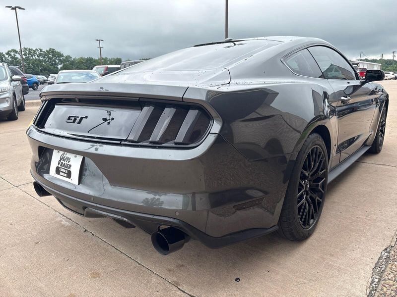 Used 2017 Ford Mustang GT PremiumImage 8