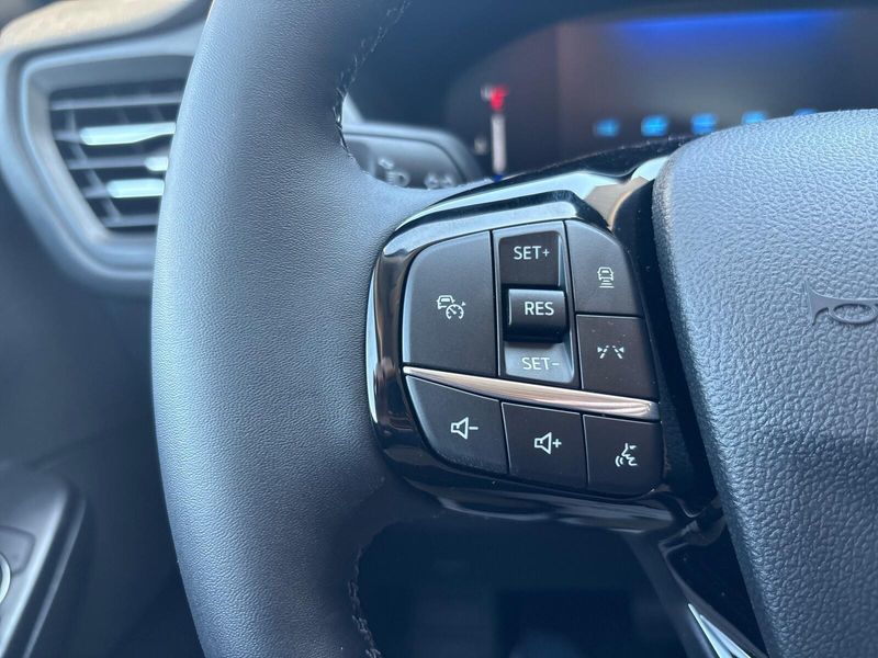 2025 Ford Escape photo 12