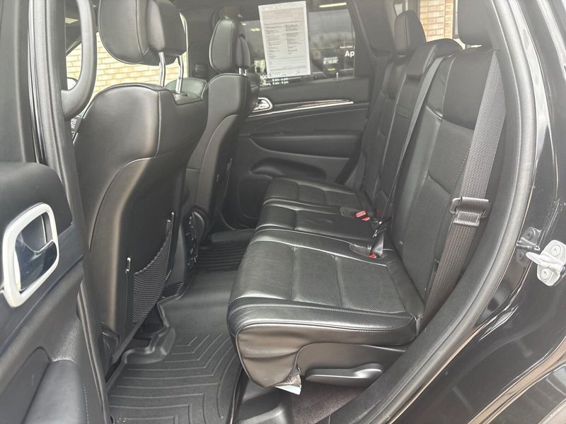 Used 2018 Jeep Grand Cherokee OverlandImage 4