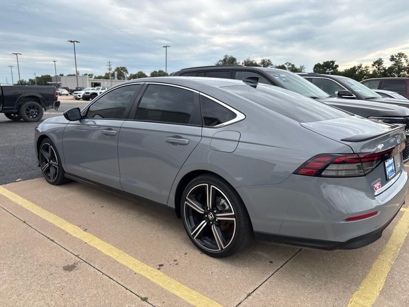Used 2023 Honda Accord Hybrid SportImage 13