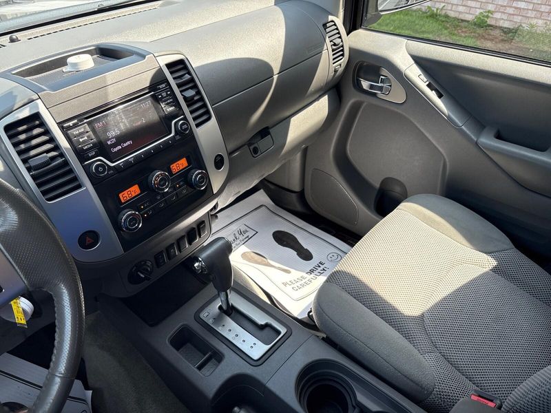 Used 2017 Nissan Frontier SV V6Image 16