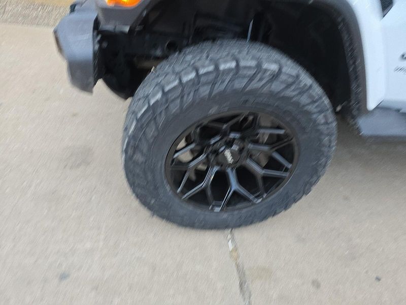 2021 Jeep Wrangler Unlimited SaharaImage 16