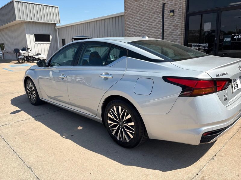 Used 2024 Nissan Altima 2.5 SVImage 10