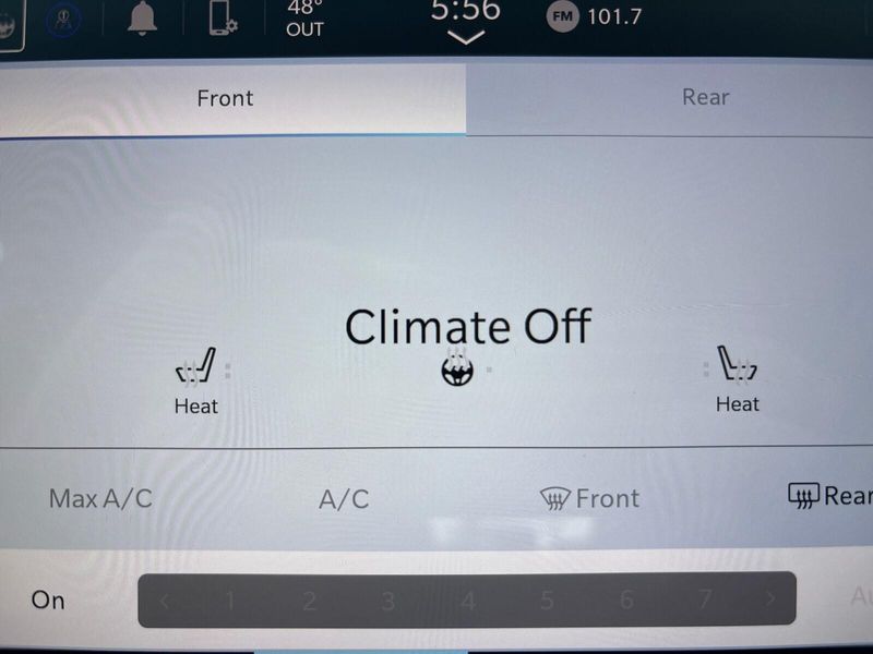 Used 2023 Chrysler Pacifica Touring LImage 21