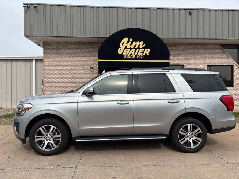 2022 Ford Expedition XLTImage 2