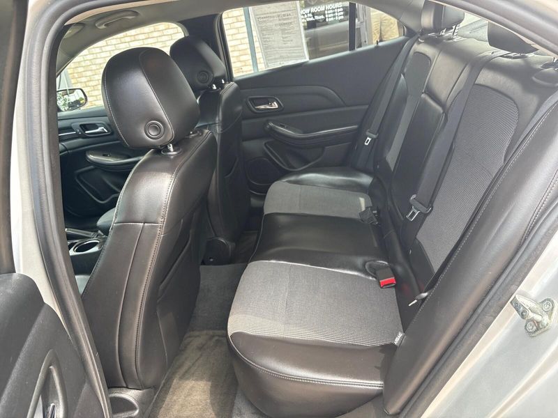 Used 2015 Chevrolet Malibu LTImage 4