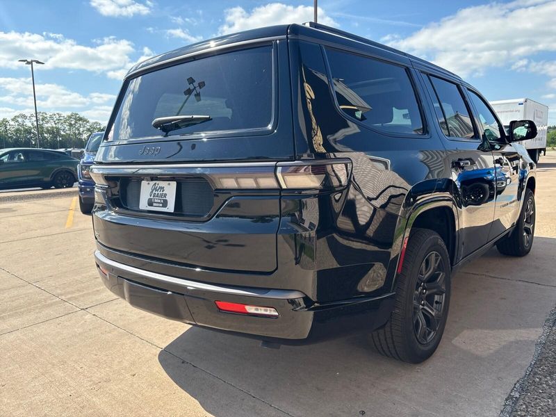 2026 Jeep Grand Wagoneer Limited Altitude 4x4Image 13
