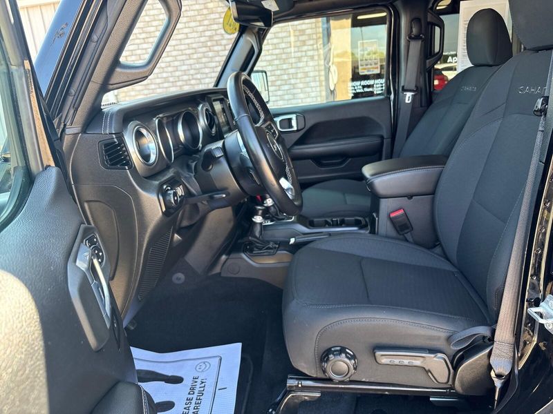 Used 2021 Jeep Wrangler Unlimited SaharaImage 3