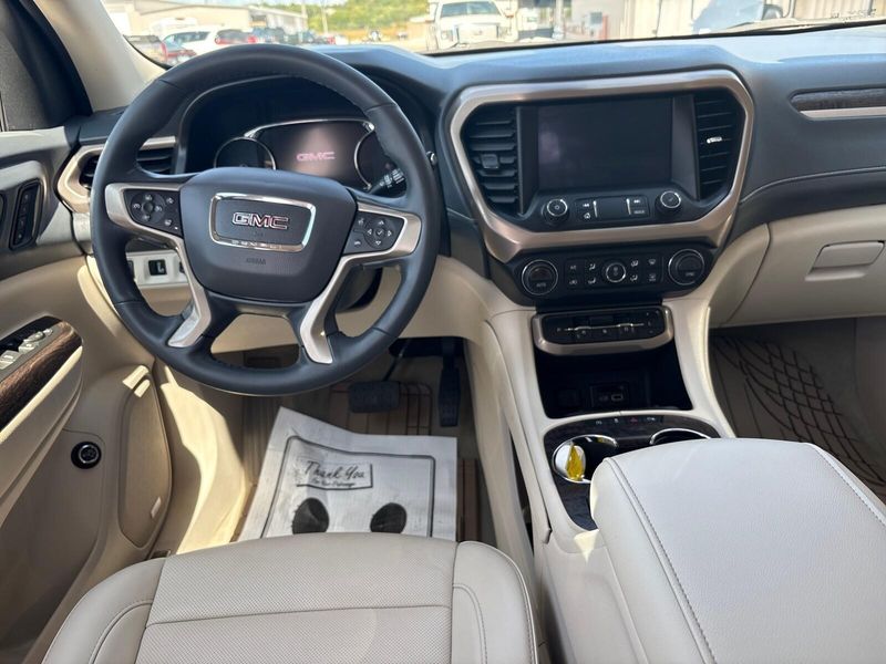 Used 2023 GMC Acadia DenaliImage 7