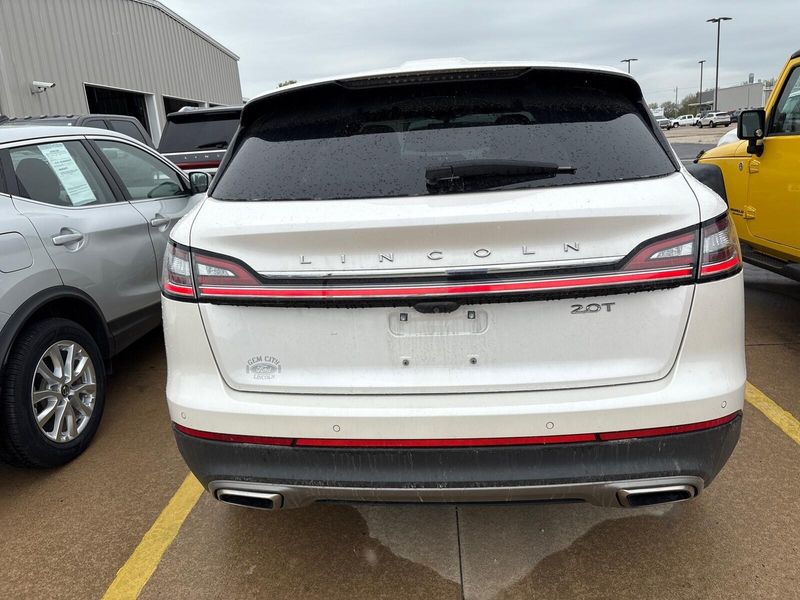 2019 Lincoln Nautilus SelectImage 8