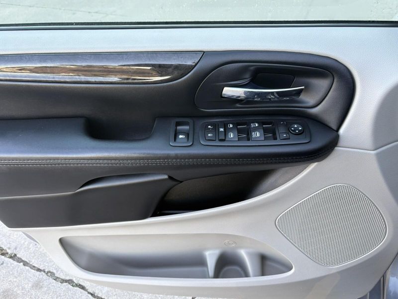 Used 2019 Dodge Grand Caravan SEImage 13