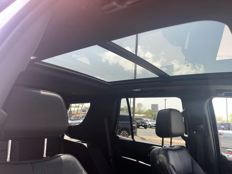 2022 Chevrolet Tahoe RSTImage 9