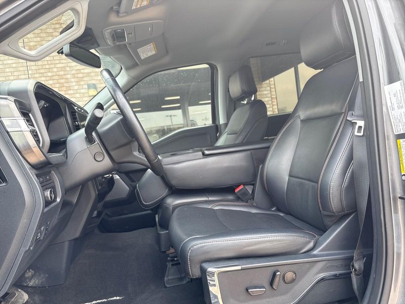 Used 2024 Ford F-250 LariatImage 3