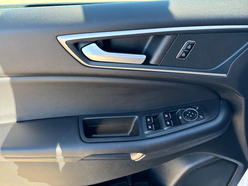 Used 2024 Ford Edge SELImage 12