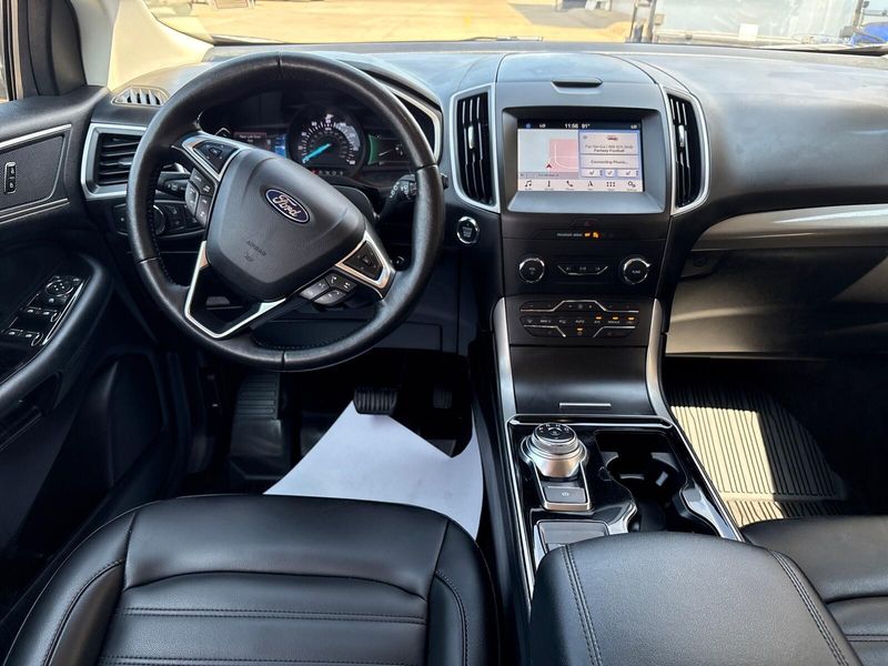 Used 2019 Ford Edge SELImage 5