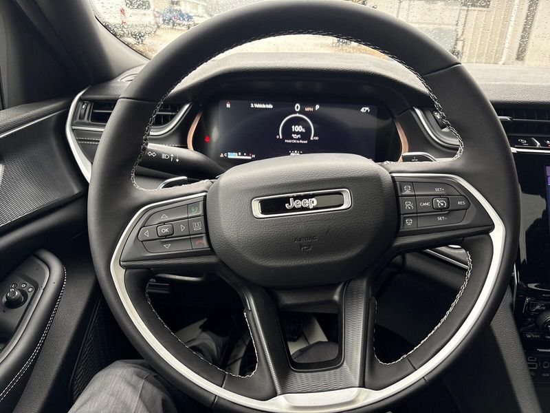 New 2026 Jeep Grand Cherokee Laredo X 4x4Image 14