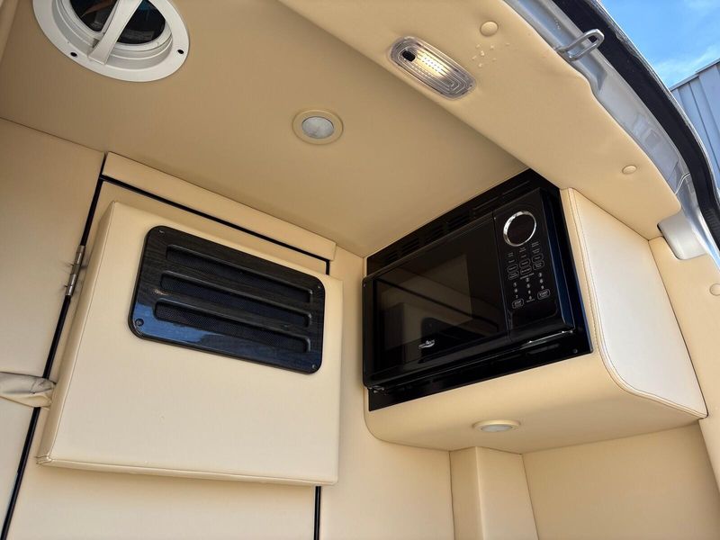 Used 2019 Mercedes-Benz Sprinter 3500XD Chassis Image 11