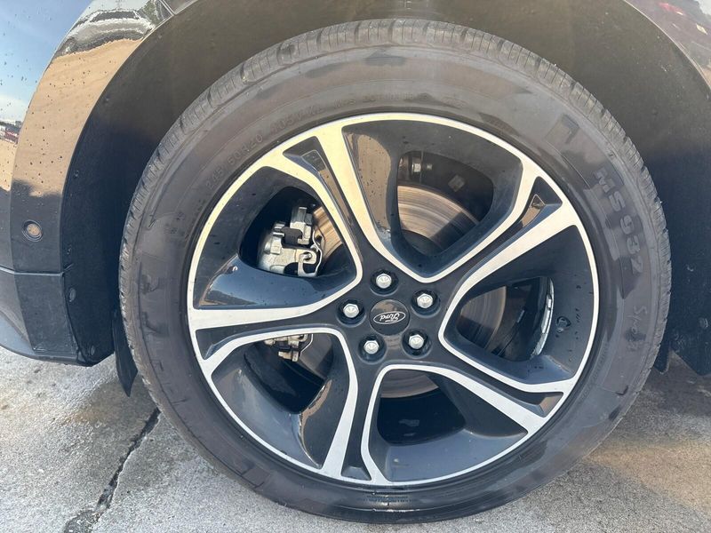 2019 Ford Edge STImage 13