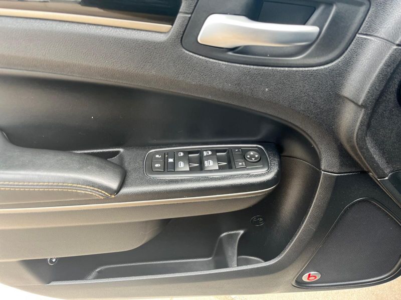 2016 Chrysler 300 300SImage 13