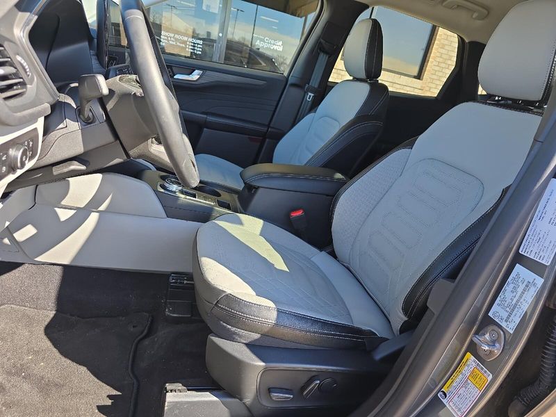 2023 Ford Escape PlatinumImage 10