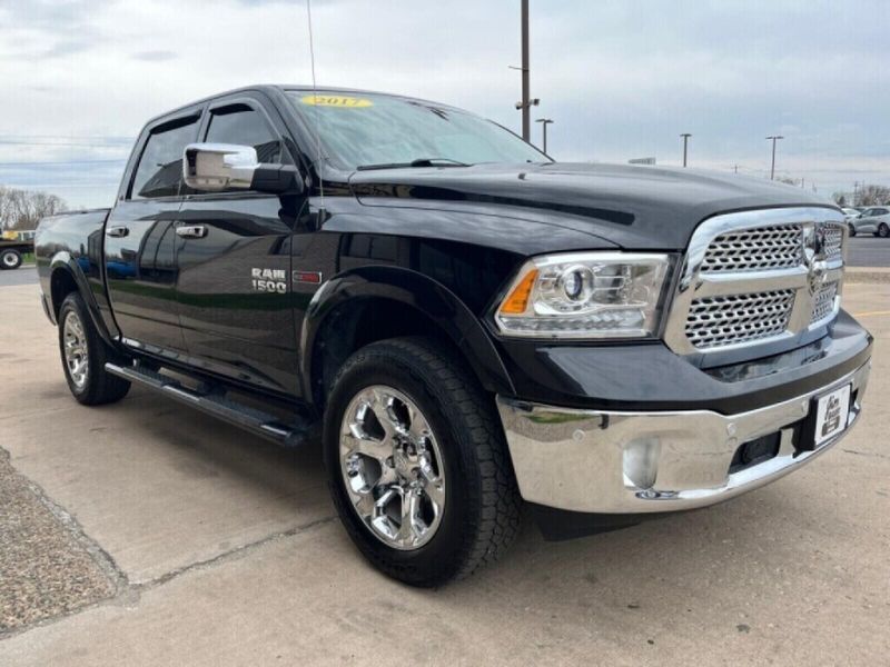 2017 RAM 1500 LaramieImage 7