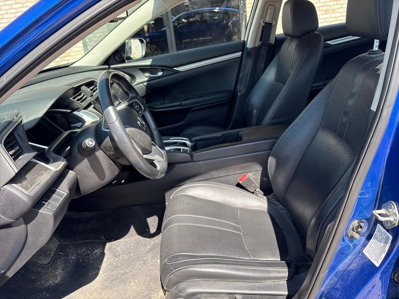 2018 Honda Civic EX-LImage 3