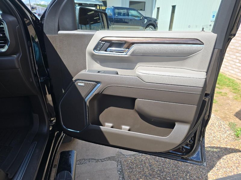 2024 Chevrolet Silverado 1500 RSTImage 12